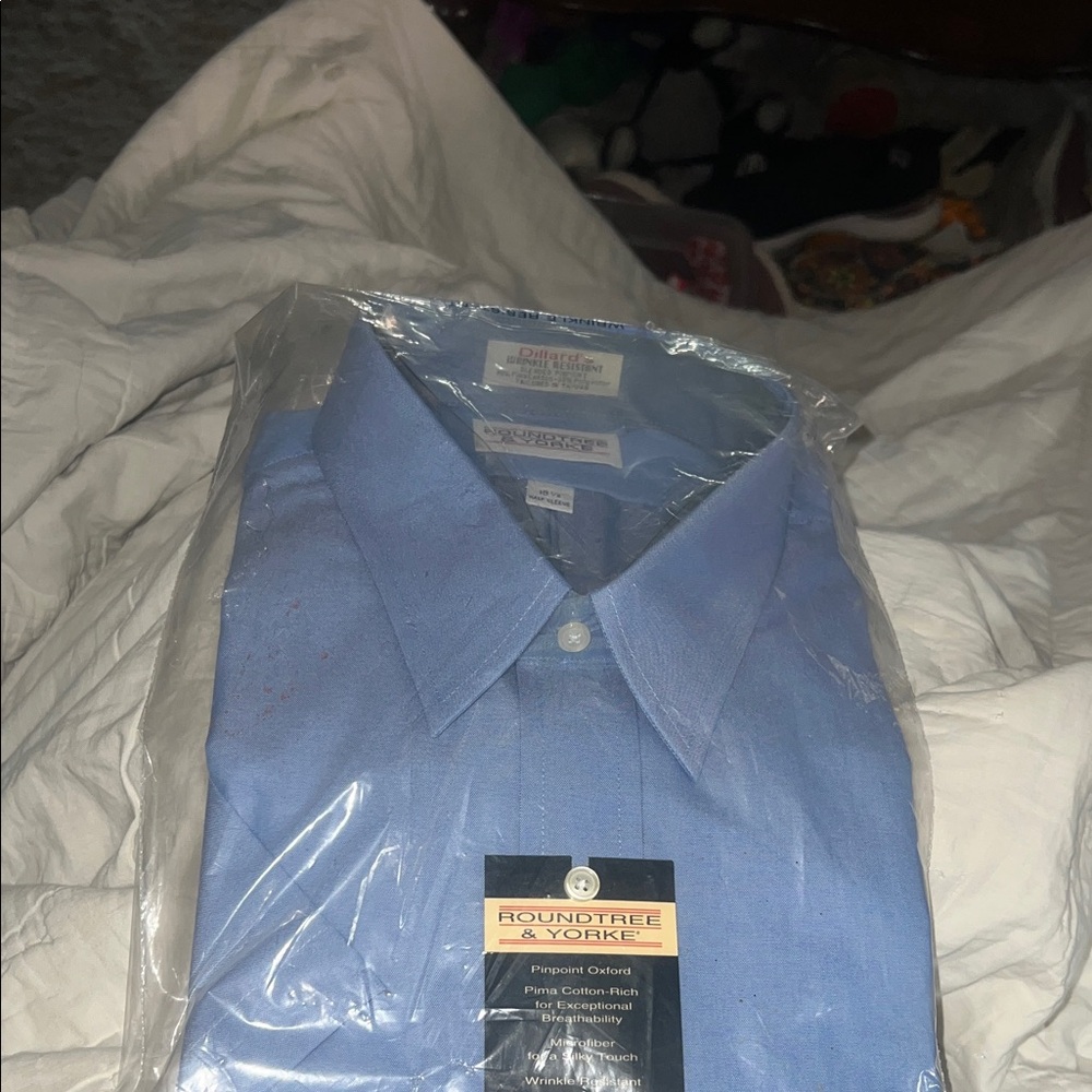 Roundtree & Yorke Classic Blue Dress Shirt, 18 1/2 half sleeve